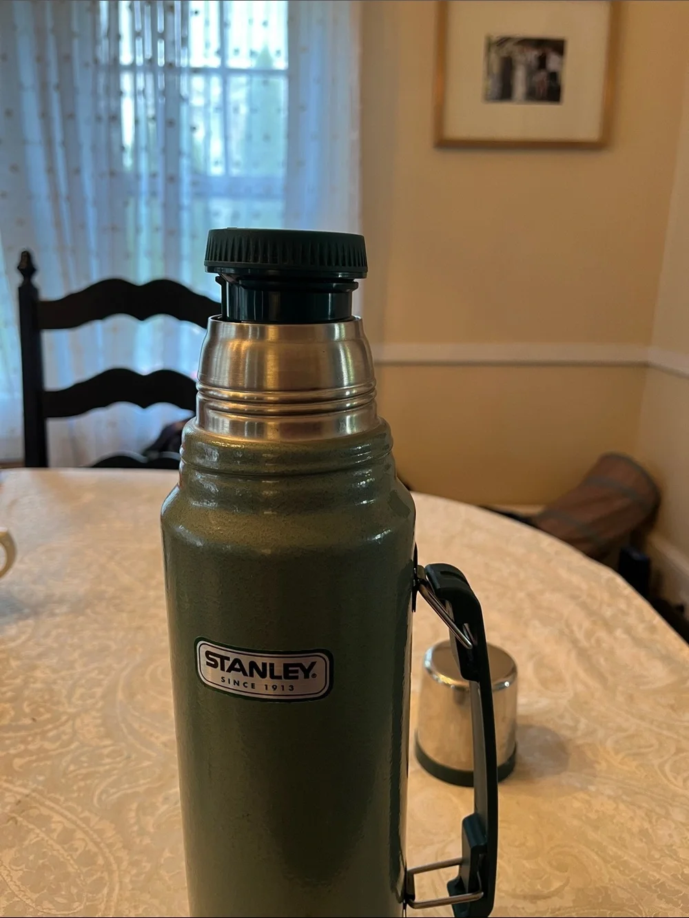 Stanley Green Thermos 1 liter Vacuum Flask with Stainless Accents Small dent top - Picture 4 of 7